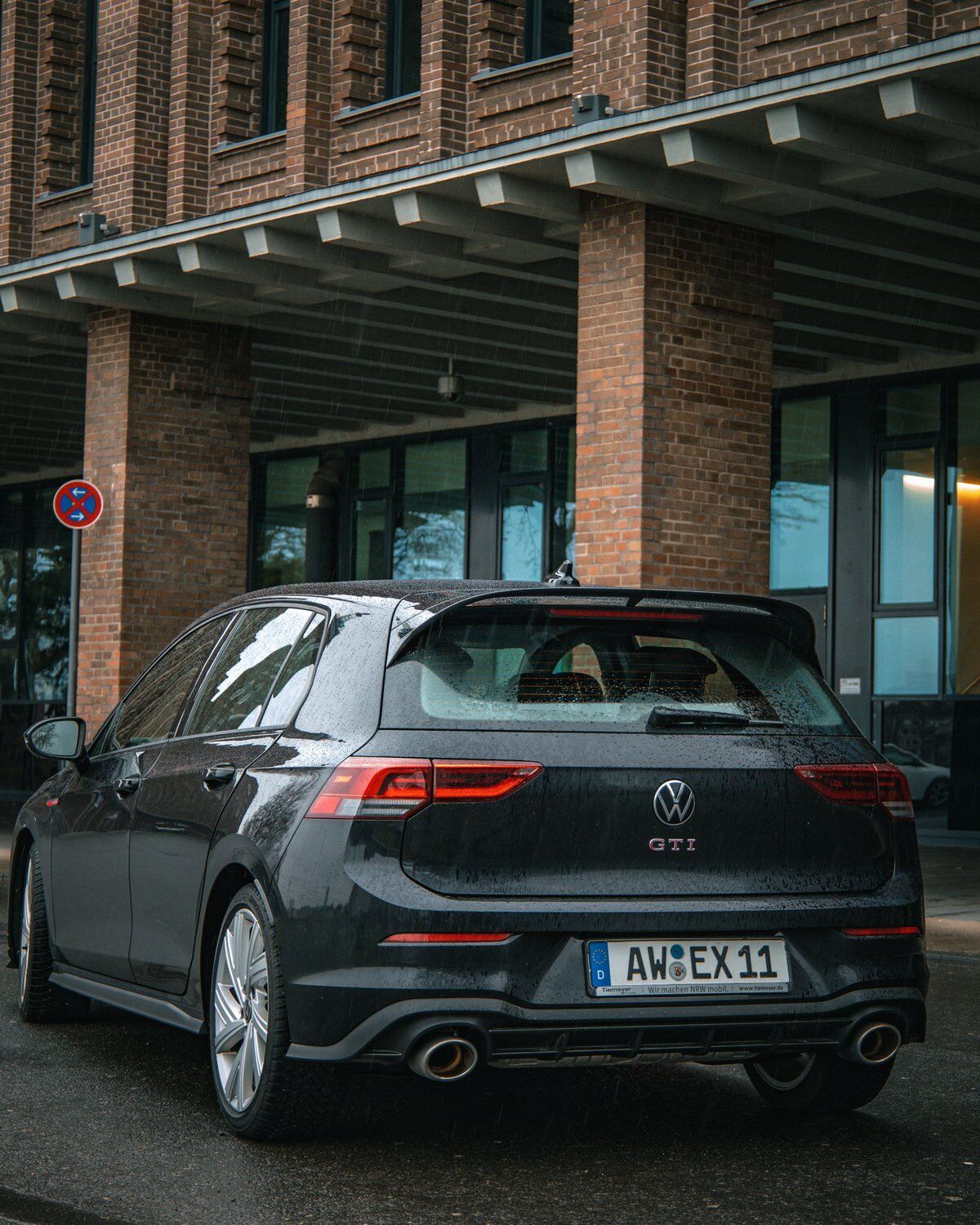 VW Golf GTI 8 Clubsport – Heckansicht schräg